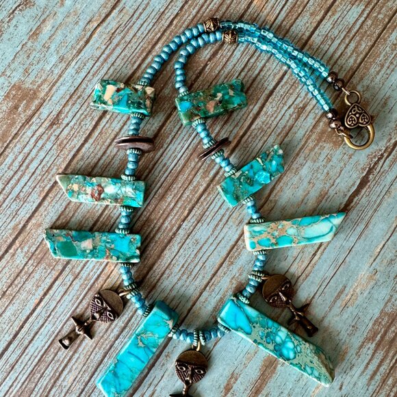 A unique & fun choker necklace. Sea sediment block beads & African brass dolls - Picture 6 of 7